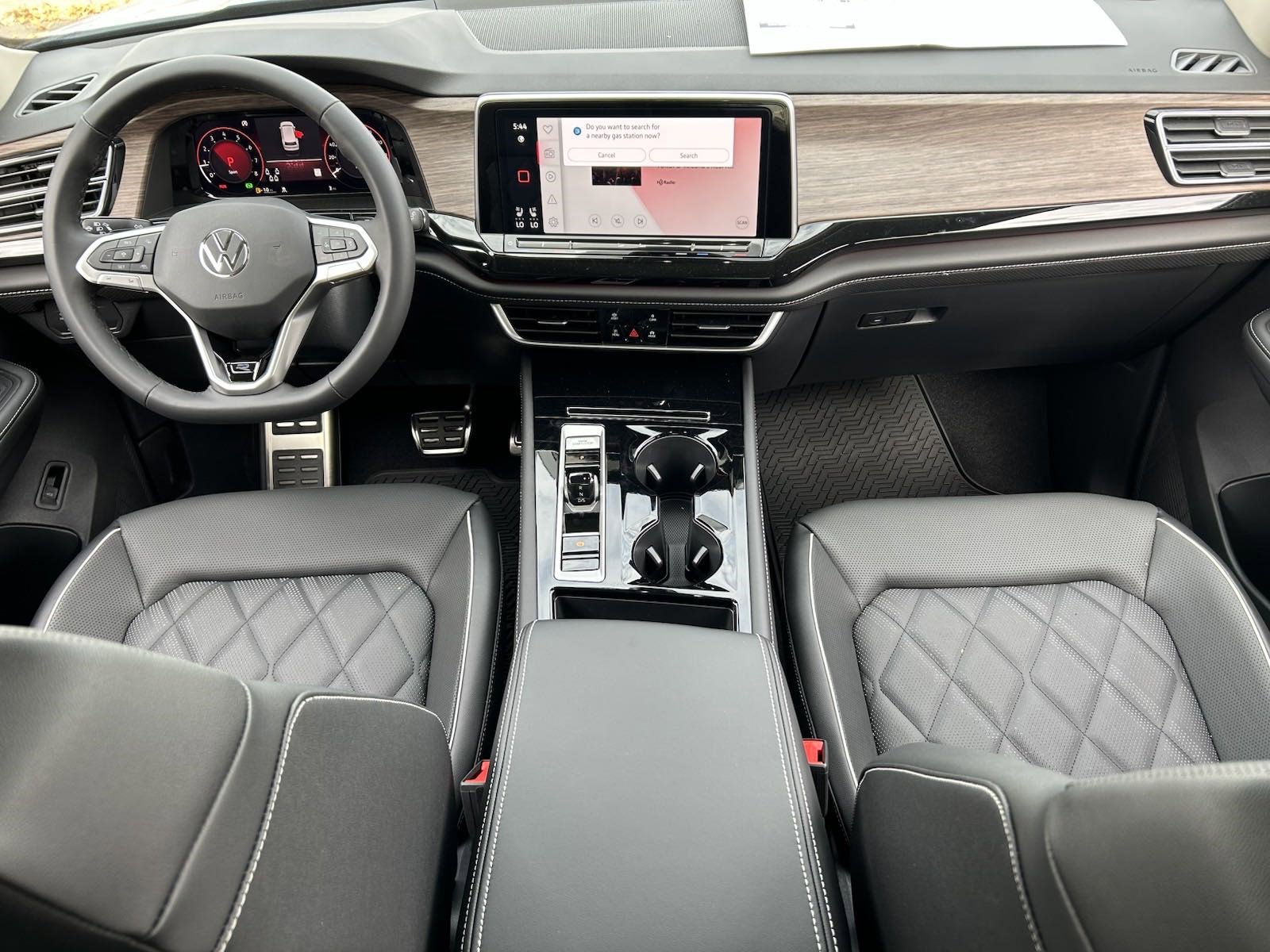 2025 Volkswagen Atlas SEL Premium R-Line photo 11