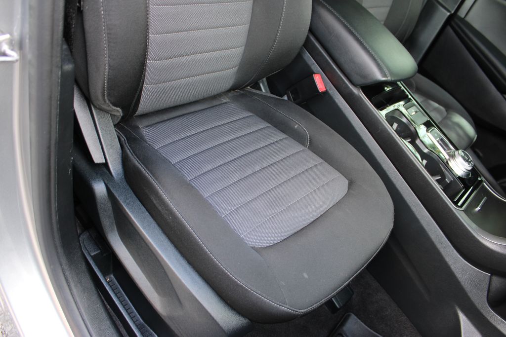 2020 Ford Edge SE photo 22