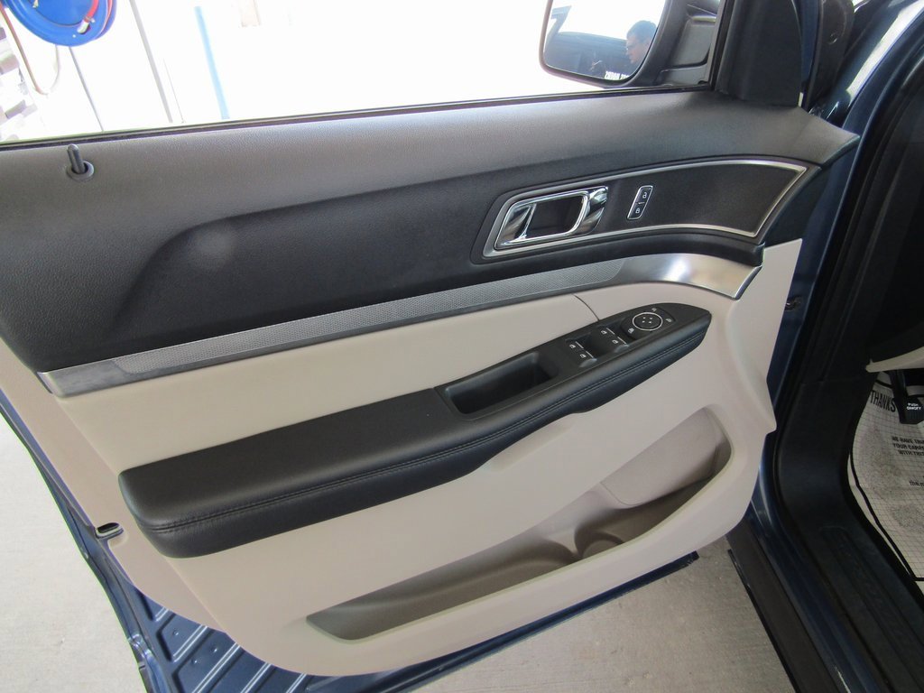 2019 Ford Explorer XLT photo 21