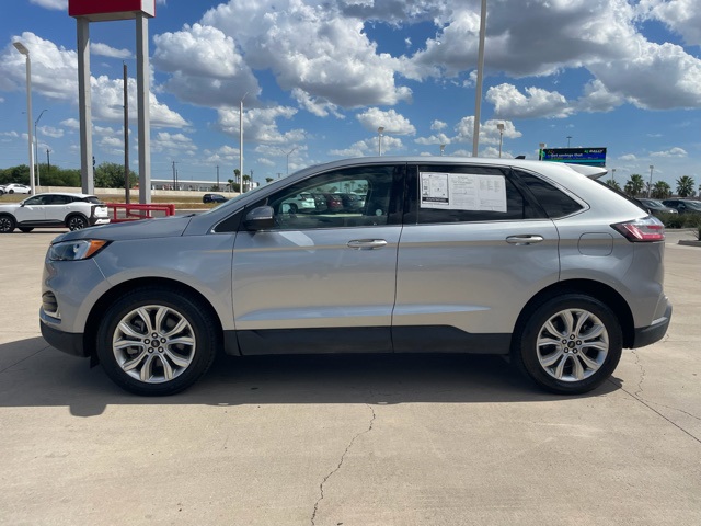 2024 Ford Edge Titanium photo 2