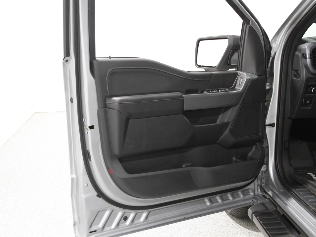 2025 Ford F-150 XLT photo 4