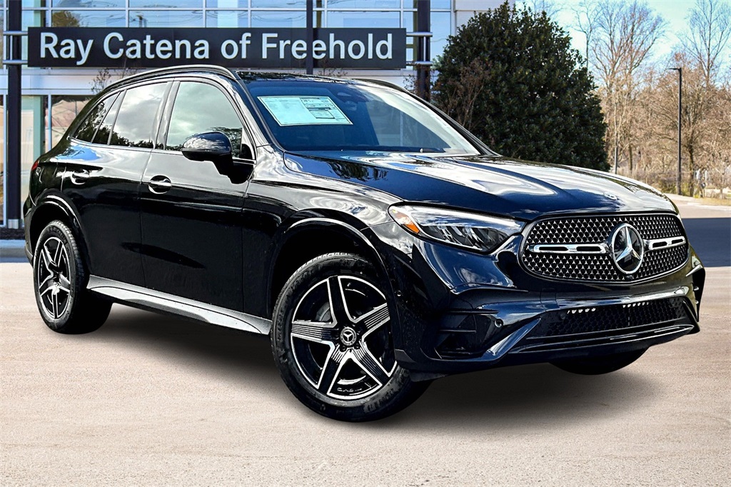 2026 Mercedes Benz GLC 300 4MATIC photo 2