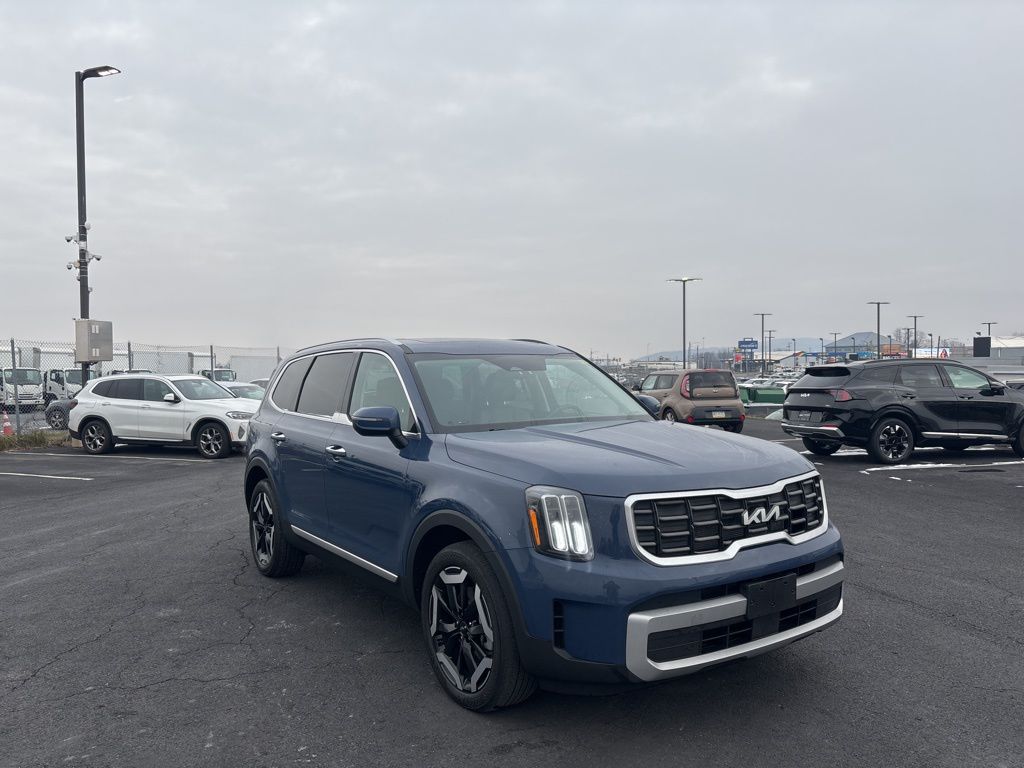 2023 Kia Telluride S's photo
