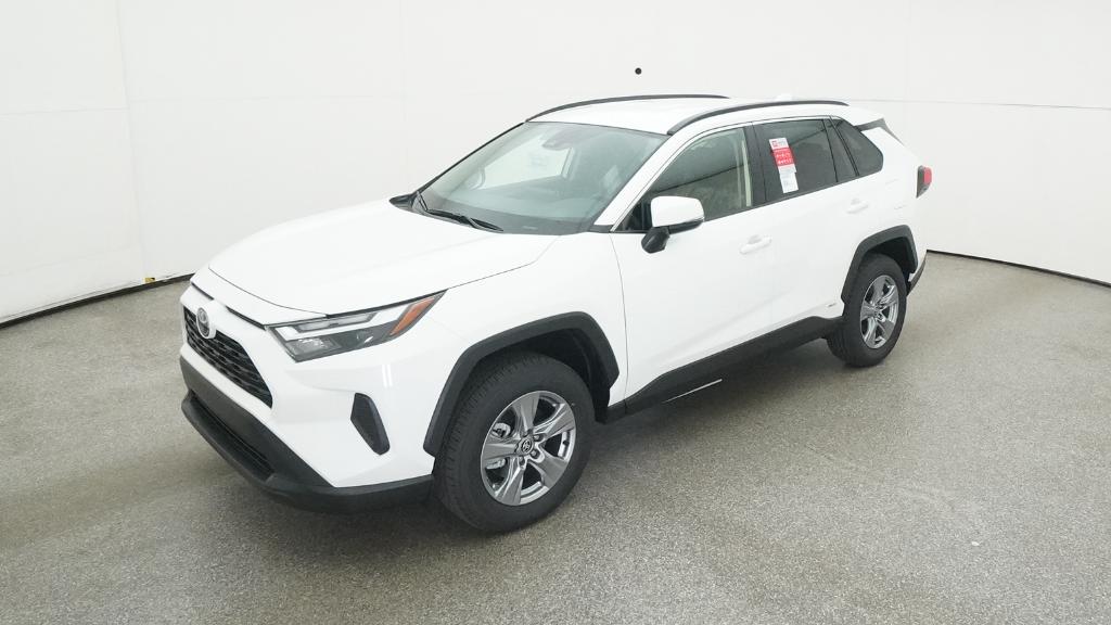 2025 Toyota RAV4 LE's photo