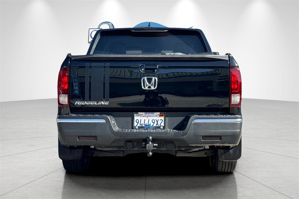 2019 Honda Ridgeline Sport photo 3
