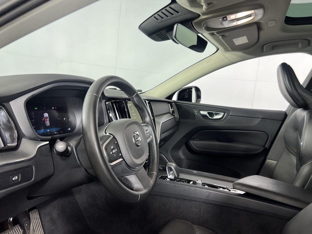 2024 Volvo XC60 B5 Core photo 20