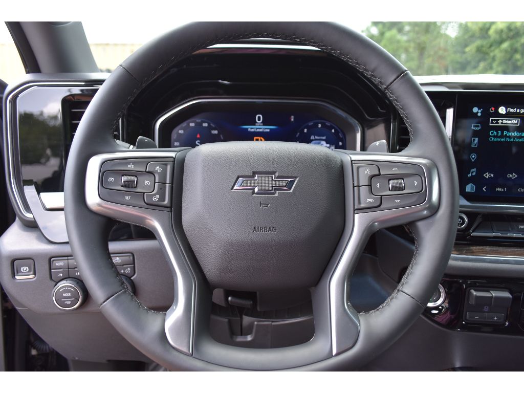2025 Chevrolet Silverado 1500 RST photo 16