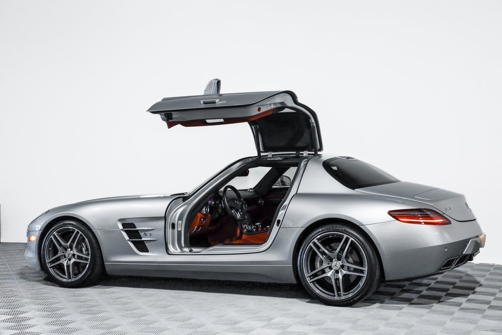 2011 Mercedes Benz SLS AMG photo 28