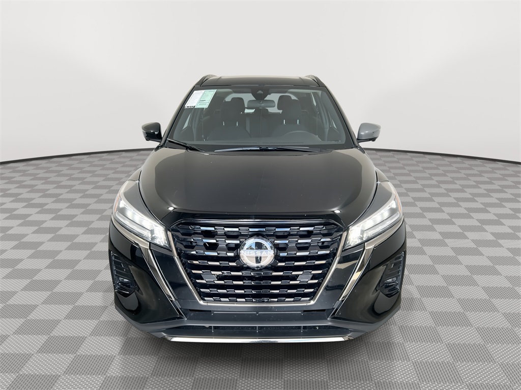 2024 Nissan Kicks SR photo 2