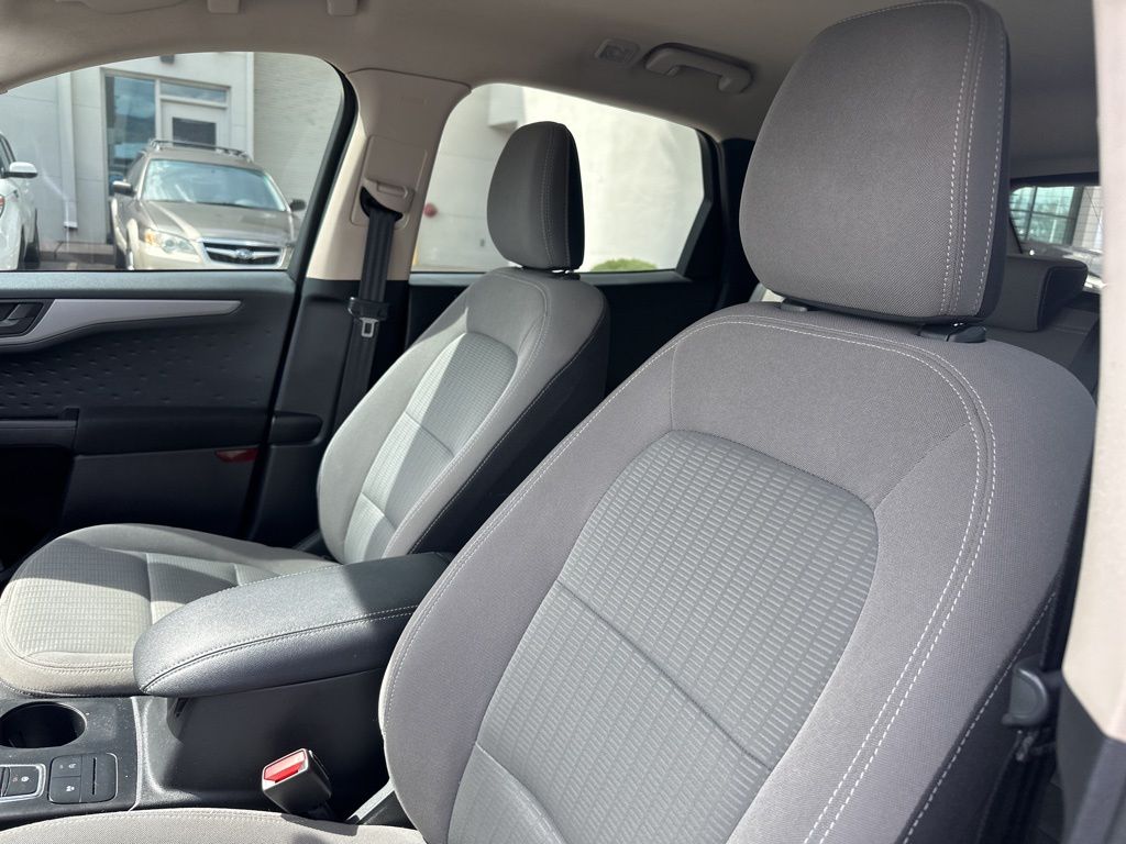 2020 Ford Escape S photo 19