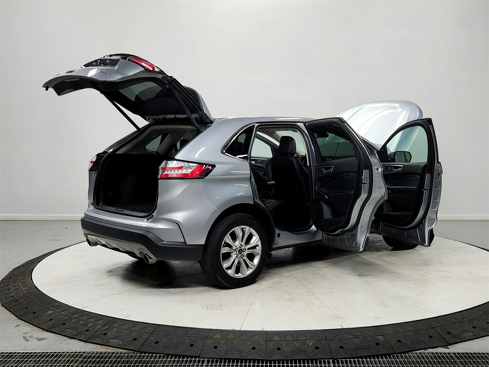 2024 Ford Edge Titanium photo 15