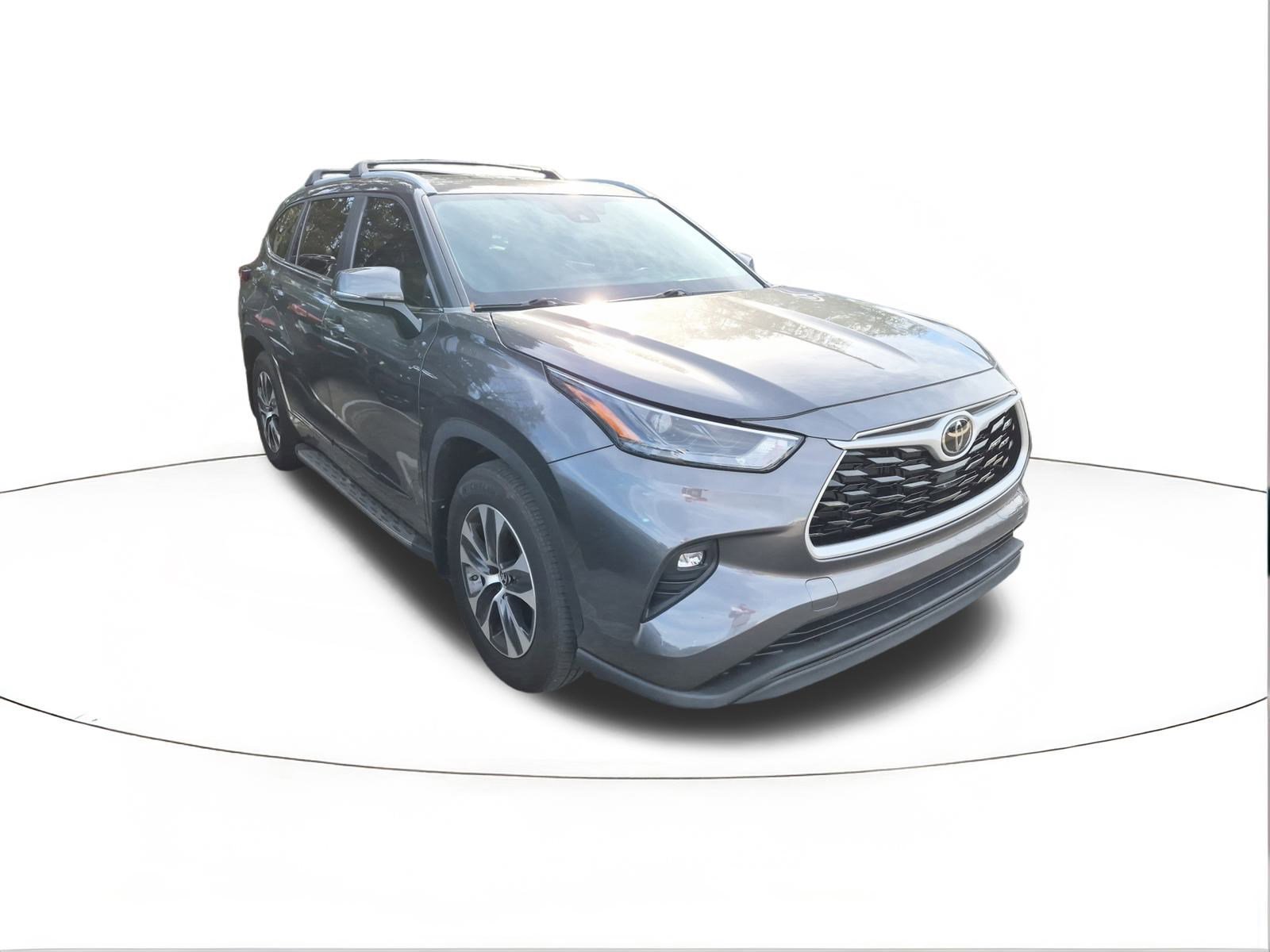 2023 Toyota Highlander XLE's photo