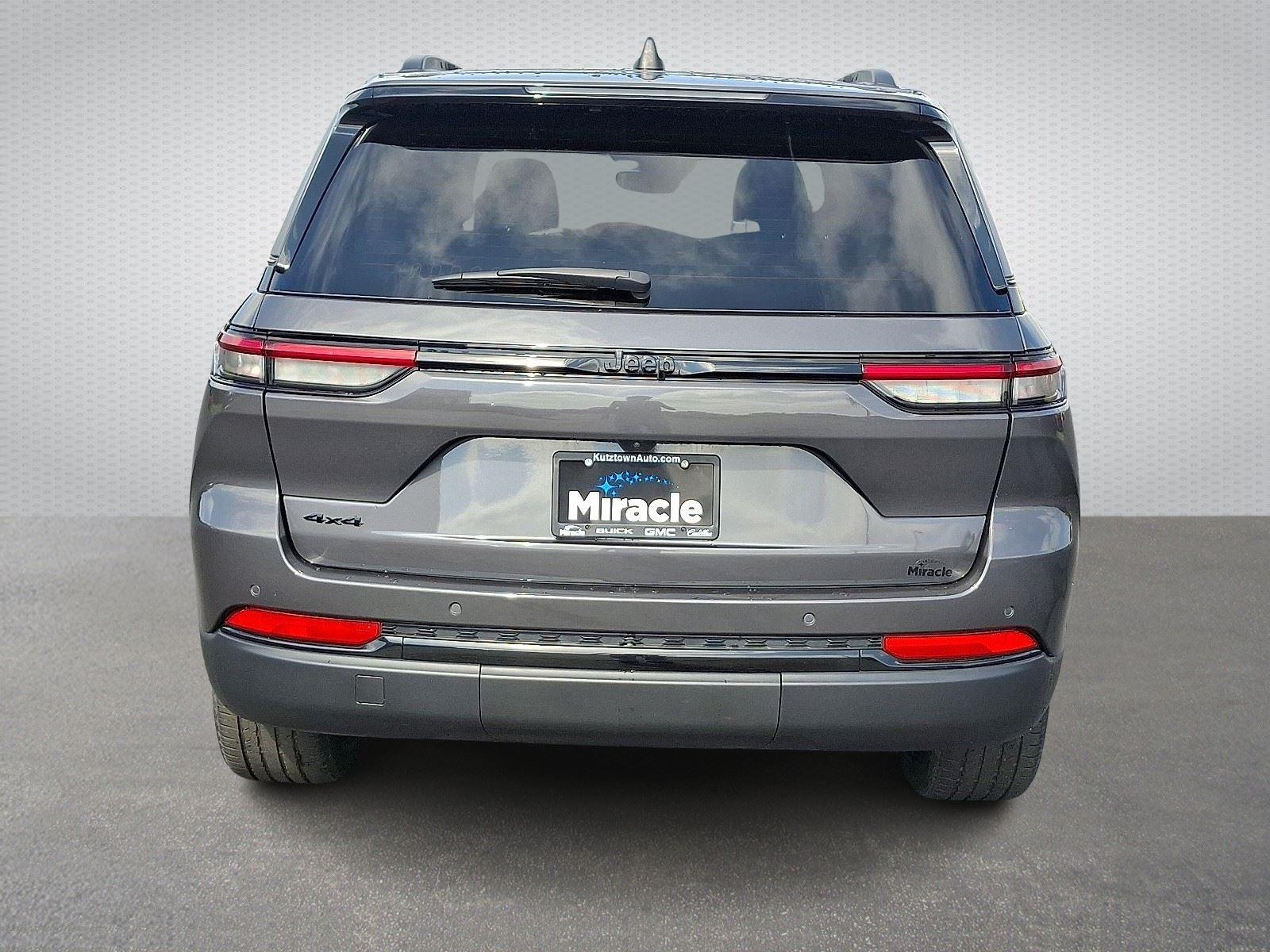 2023 Jeep Grand Cherokee Altitude X photo 3