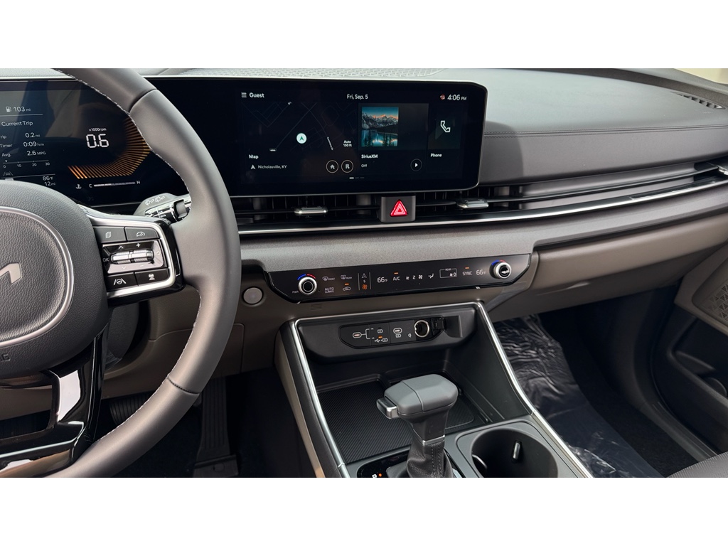 2026 Kia Carnival EX photo 5