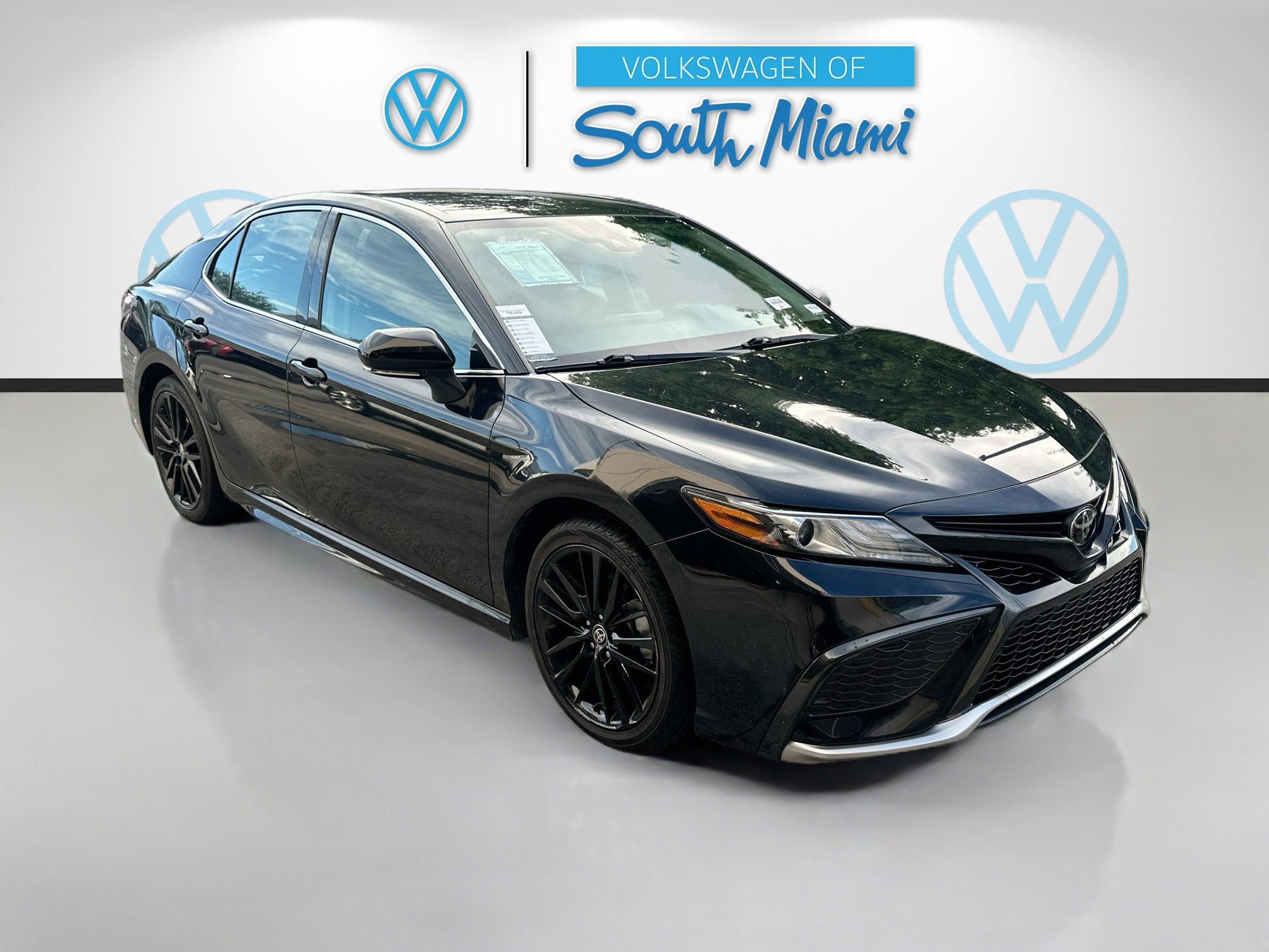 2023 Toyota Camry XSE photo 3