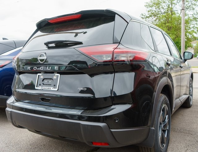 2025 Nissan Rogue SV photo 4