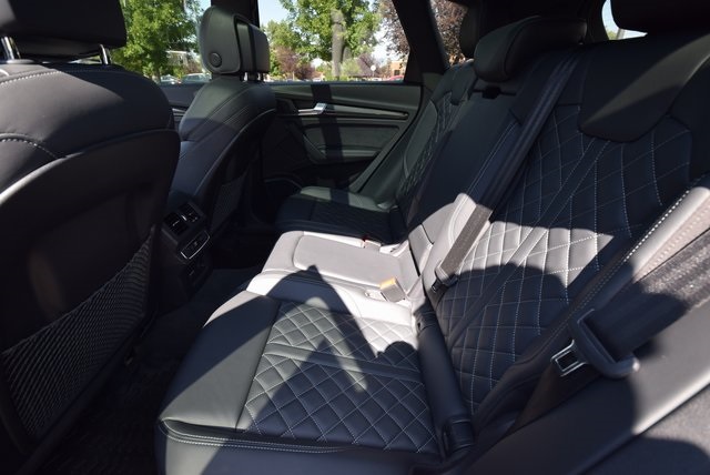 2022 Audi SQ5 Premium Plus photo 2