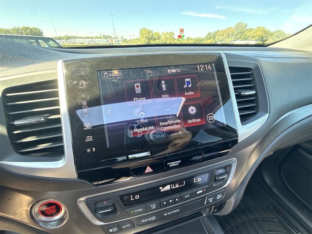 2020 Honda Ridgeline RTL photo 11