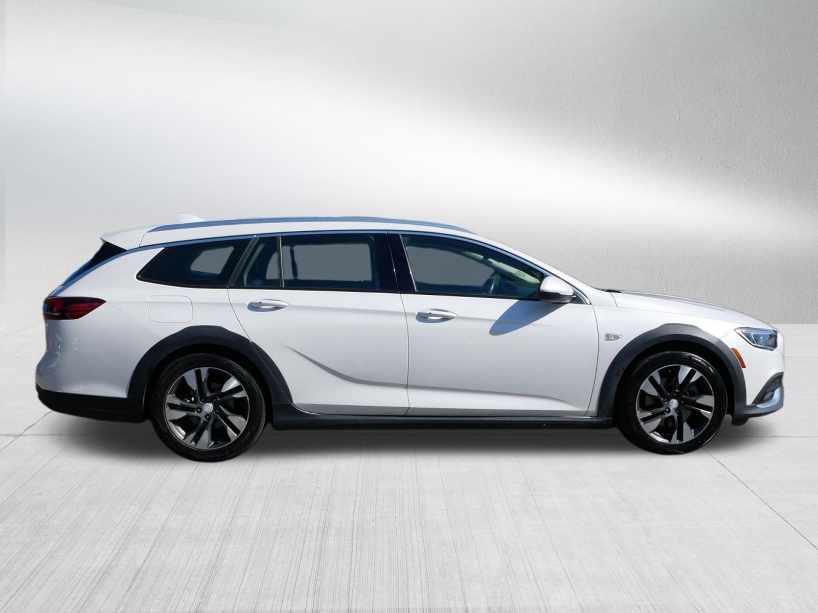 2019 Buick Regal TourX Essence photo 7