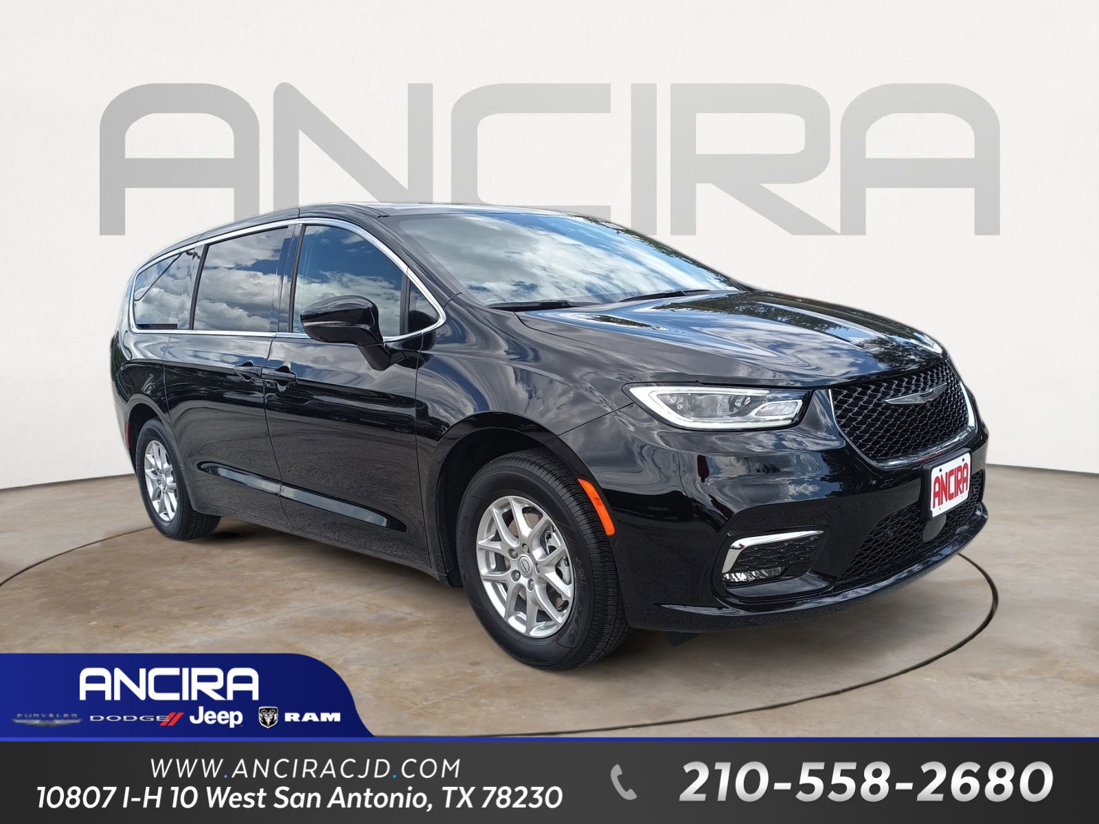 2026 Chrysler Pacifica Select's photo