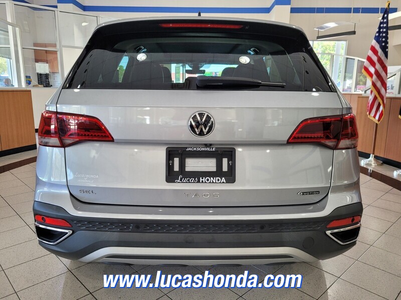 2022 Volkswagen Taos SEL photo 5