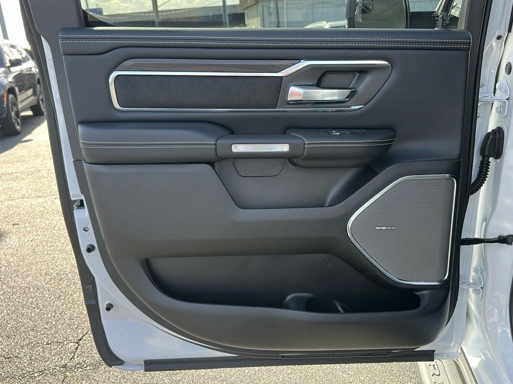 2025 Ram 1500 Laramie photo 17