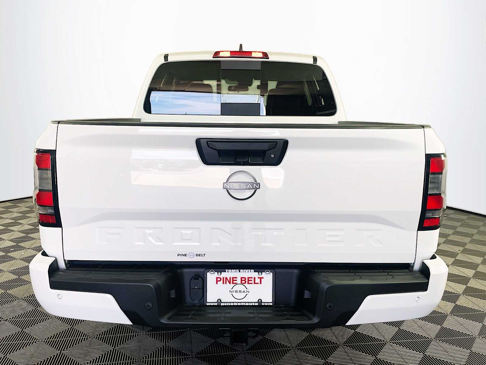 2025 Nissan Frontier SV photo 6