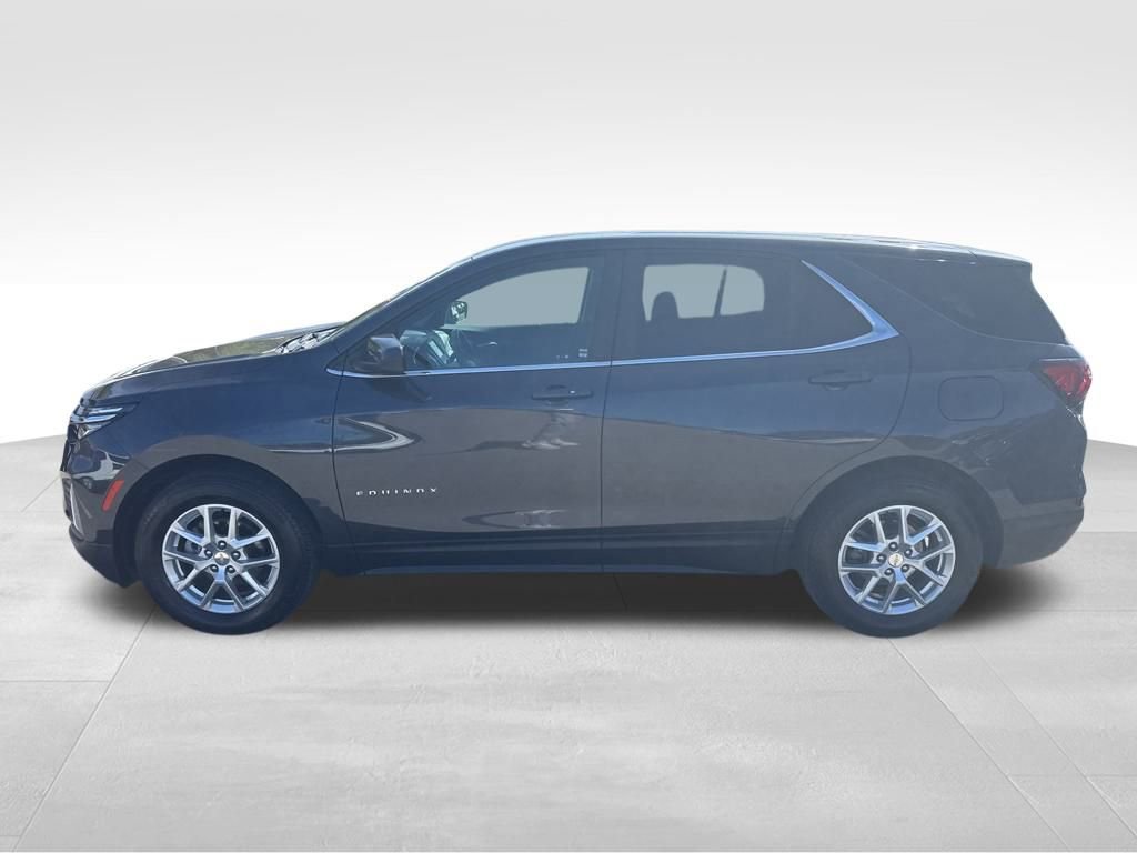 2022 Chevrolet Equinox LT photo 2