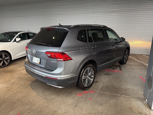 2019 Volkswagen Tiguan SEL photo 3