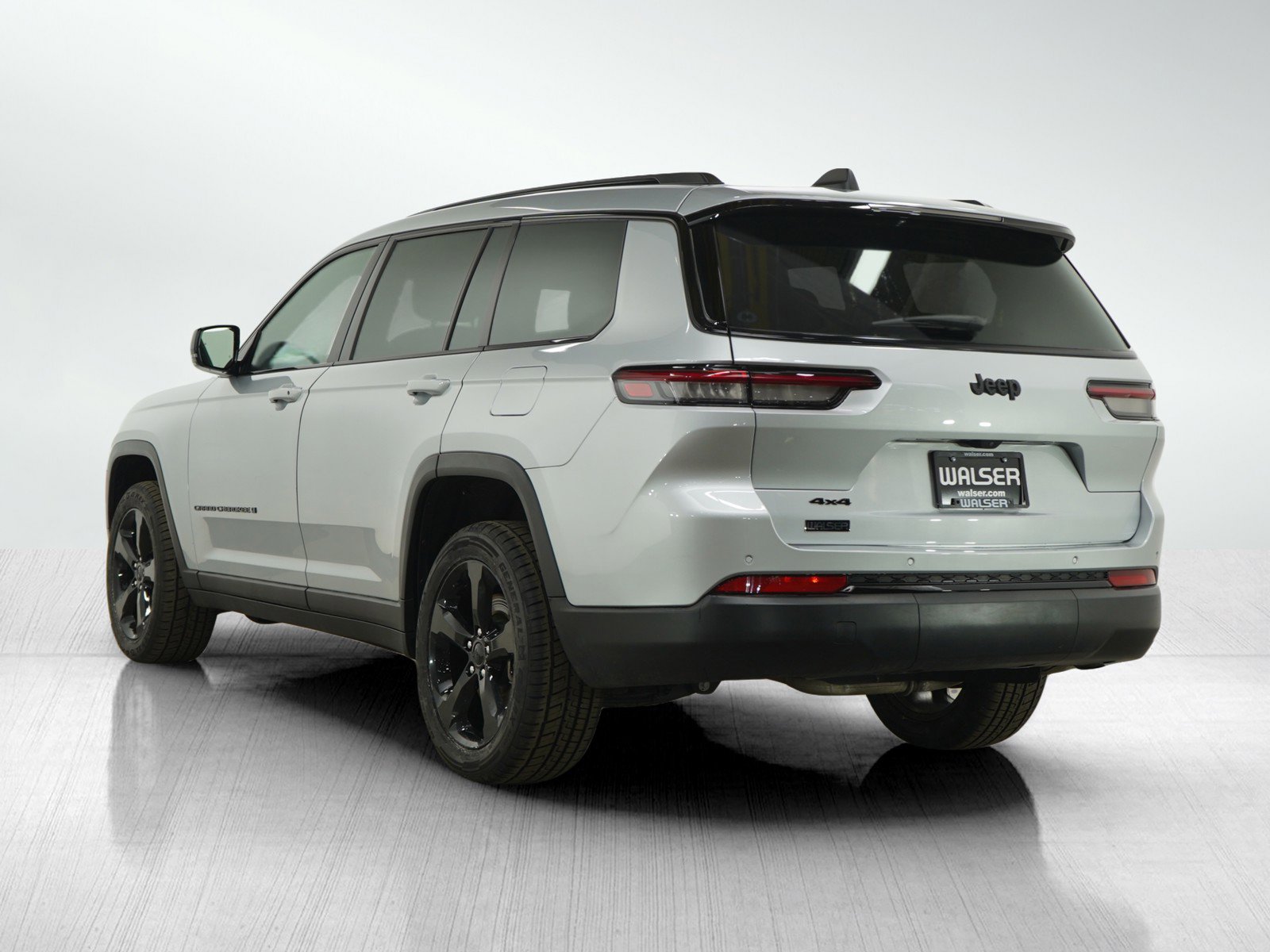 2023 Jeep Grand Cherokee Altitude photo 3