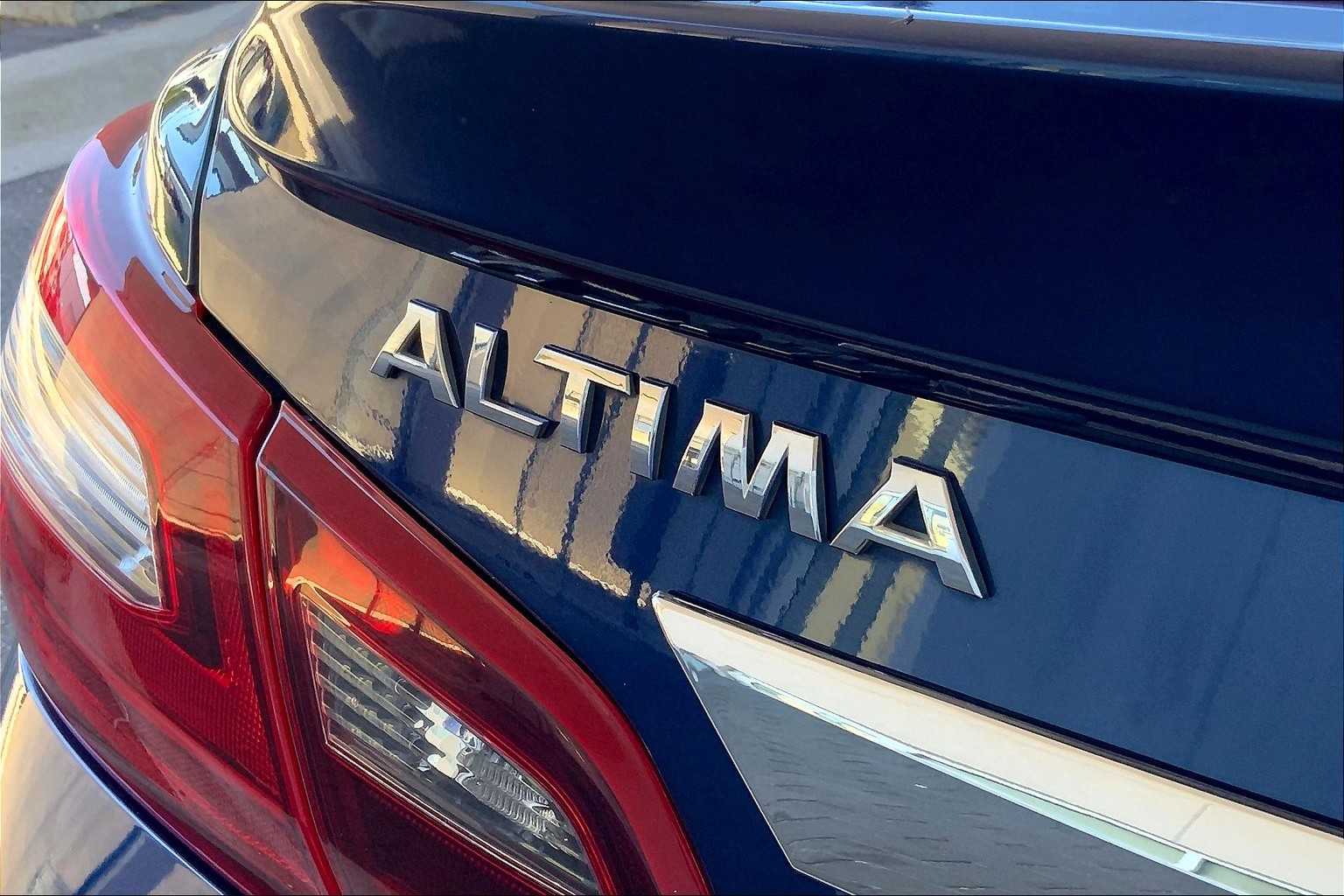 2018 Nissan Altima 2.5 SR photo 30