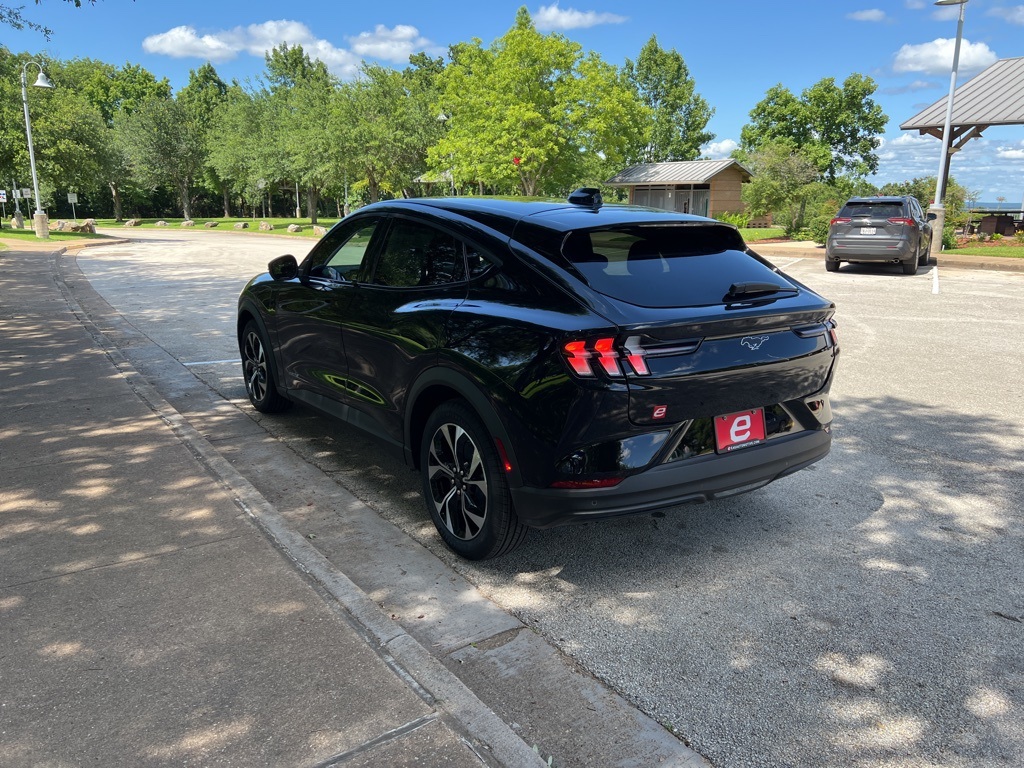 2025 Ford Mustang Mach-E Select photo 5