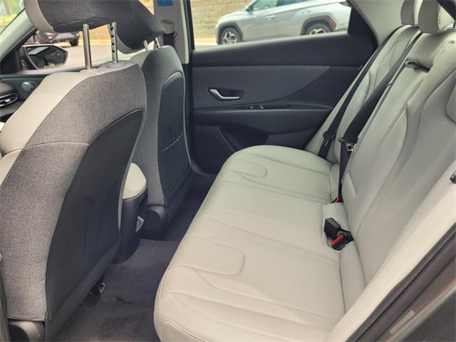 2025 Hyundai Elantra Hybrid Limited photo 14