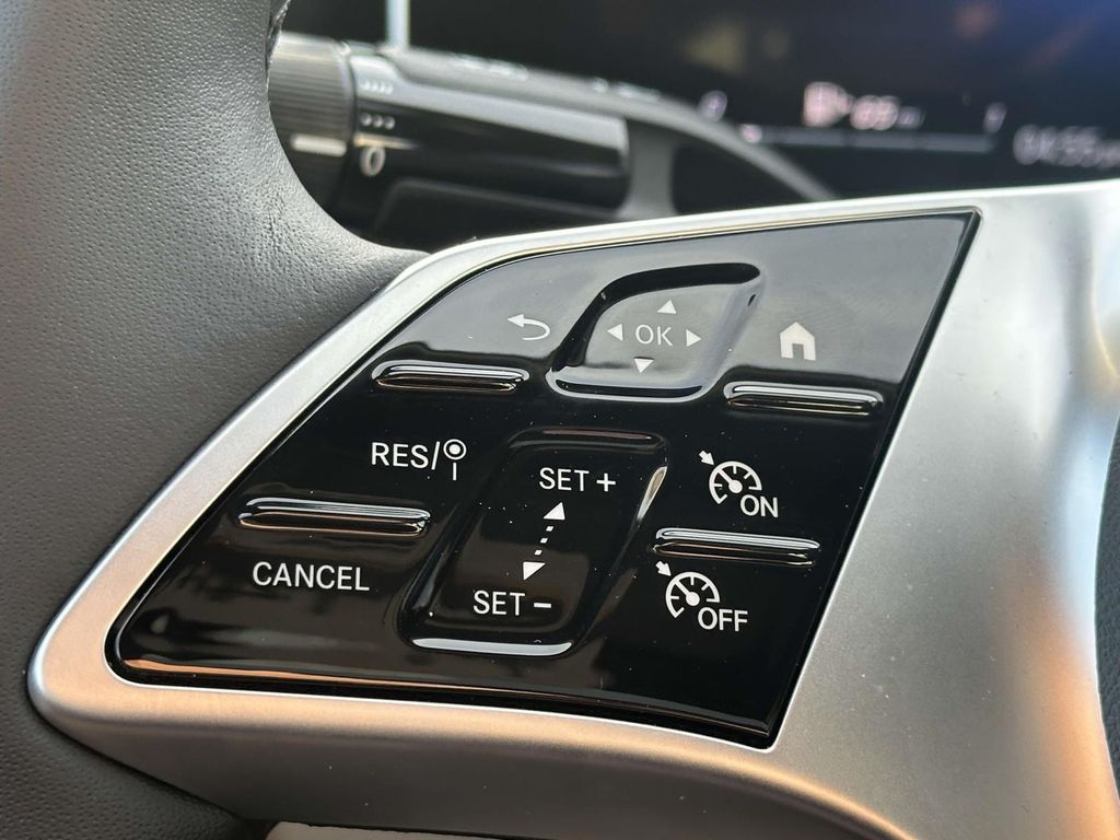 2025 Mercedes Benz C 300 photo 20