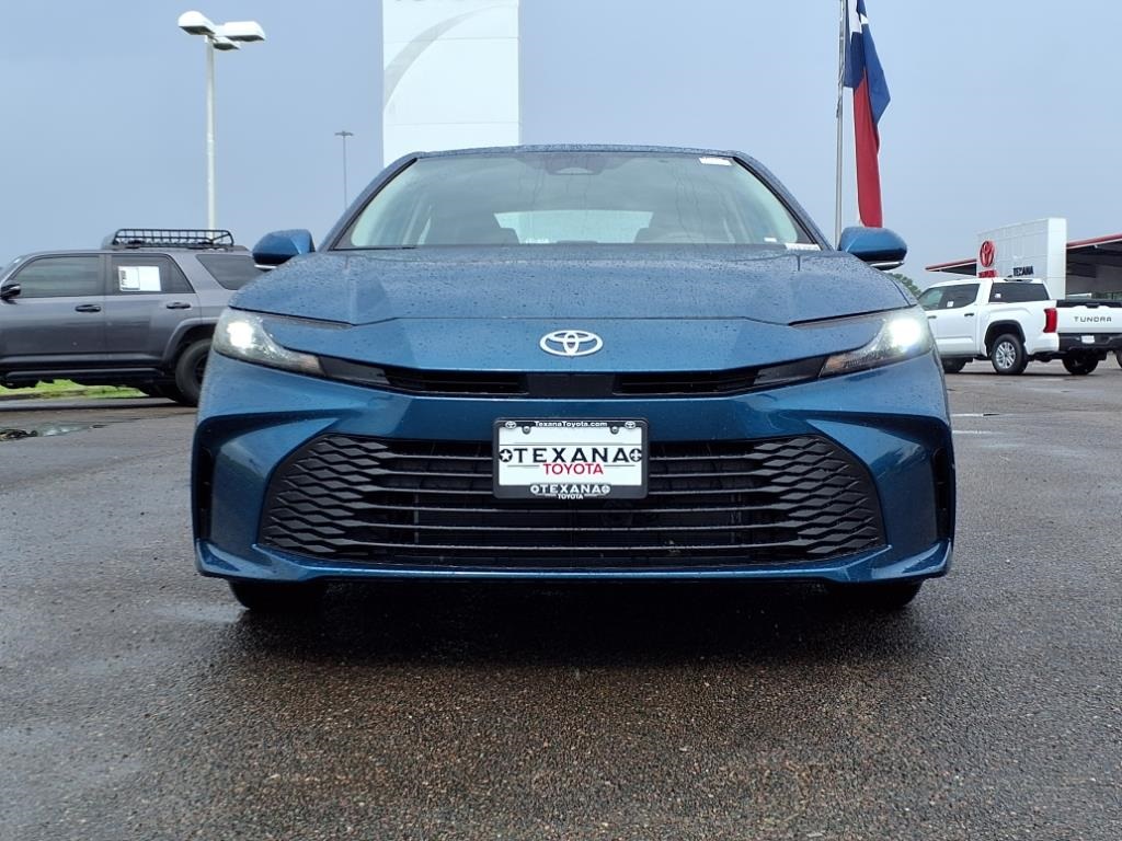 2025 Toyota Camry LE photo 8