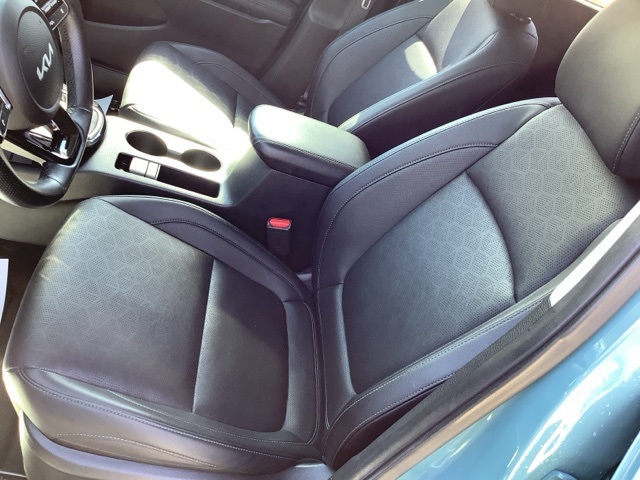 2024 Kia Seltos SX photo 11