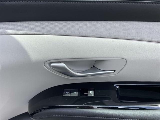 2025 Hyundai Tucson Limited photo 11