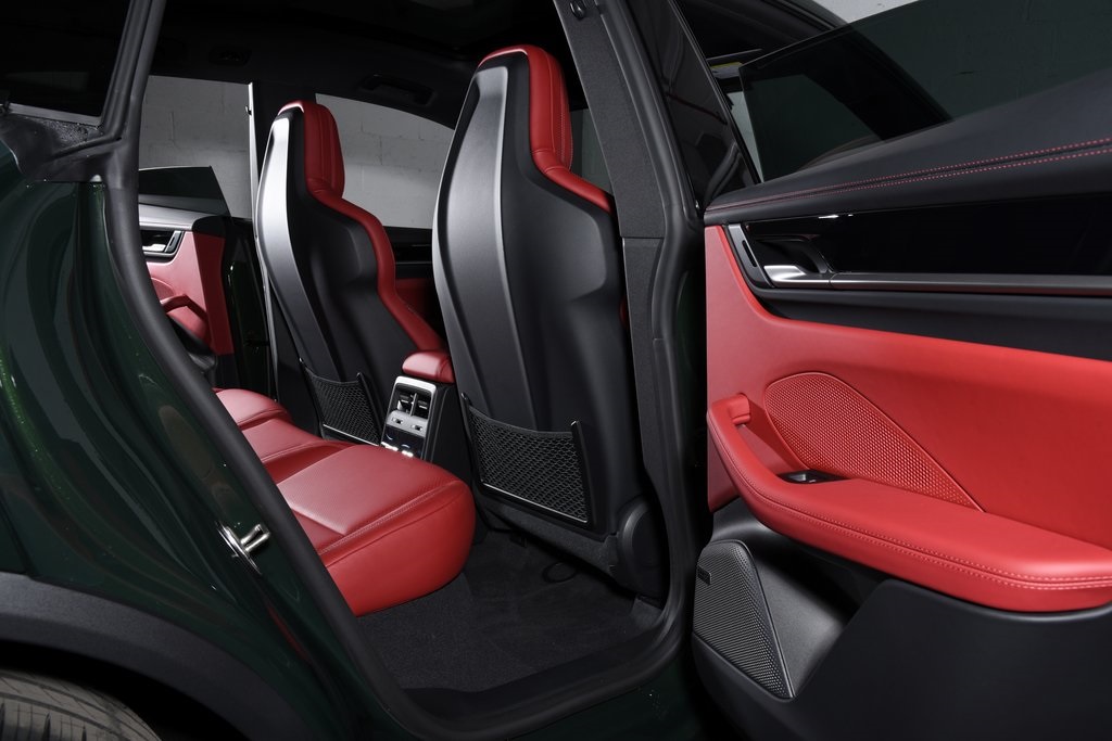 2025 Porsche Macan Electric photo 23