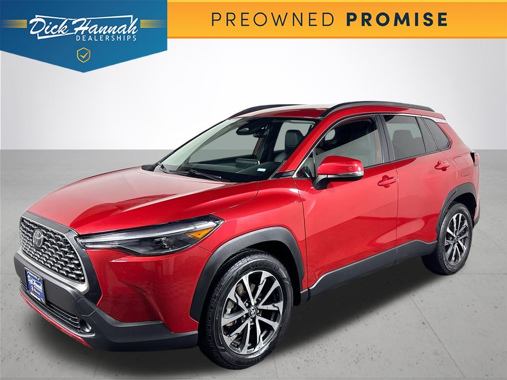 2024 Toyota Corolla Cross XLE's photo