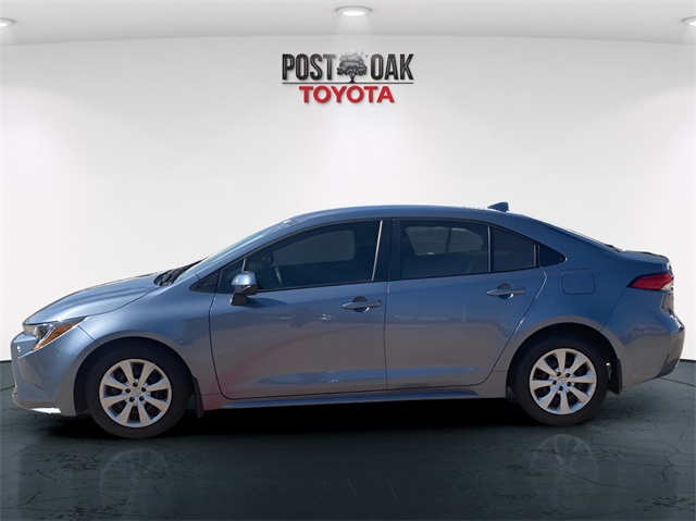 2025 Toyota Corolla LE photo 4
