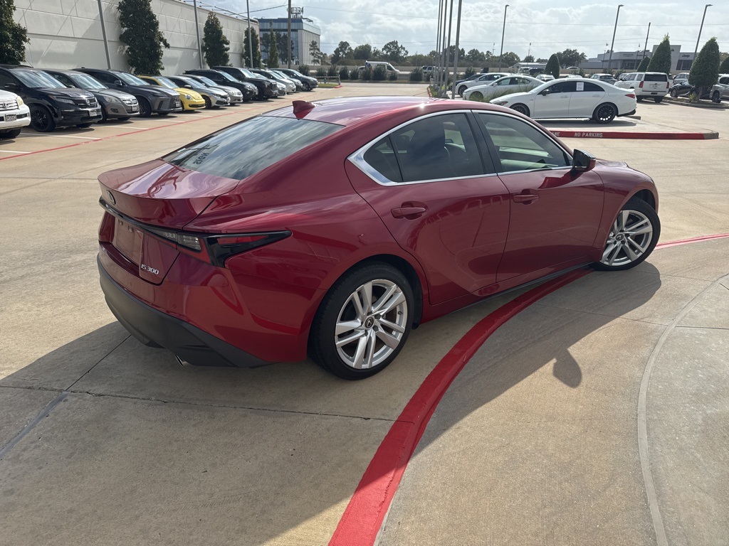 2022 Lexus IS 300 photo 3
