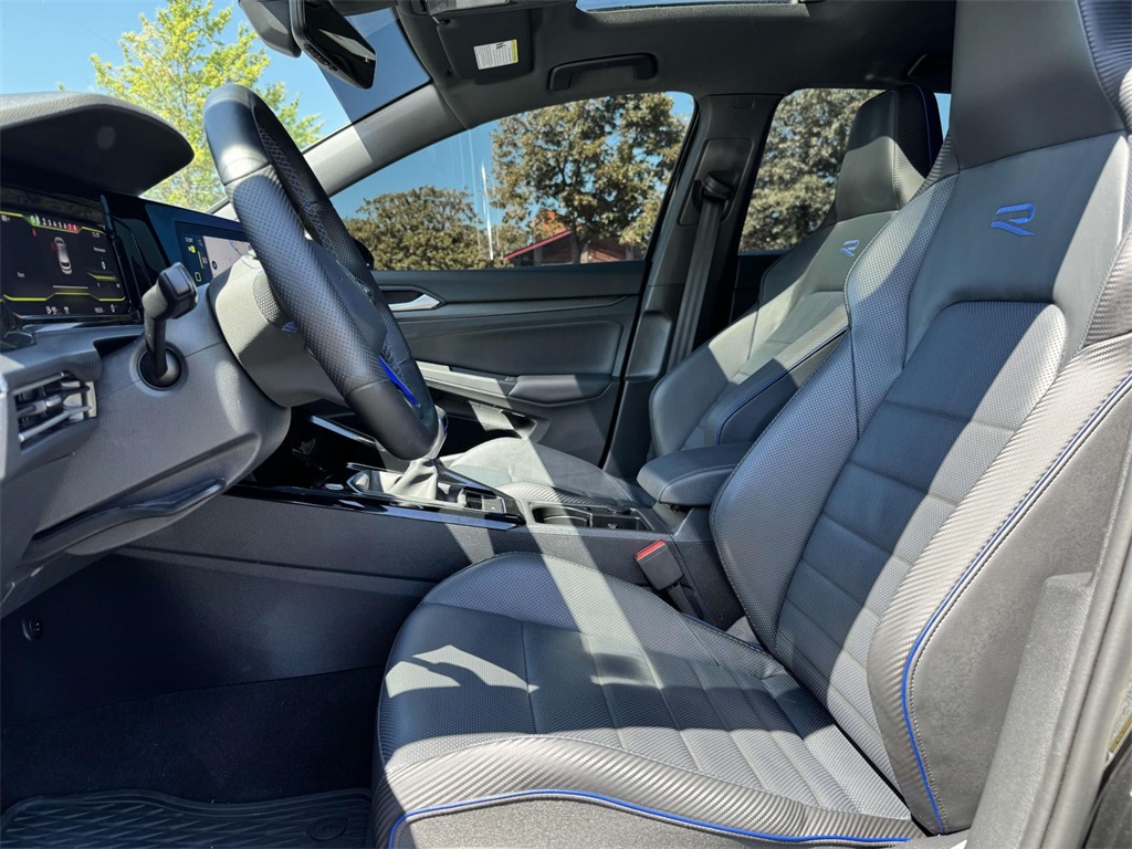 2024 Volkswagen Golf R photo 13