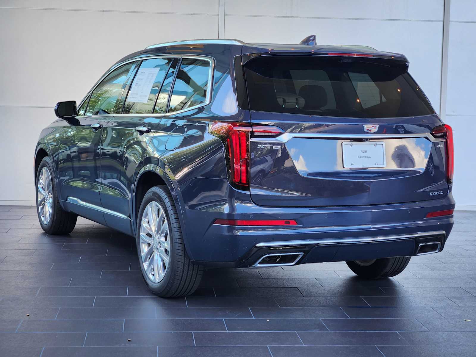 2025 Cadillac XT6 Premium Luxury photo 4