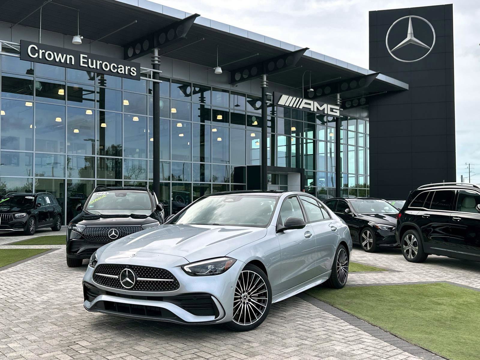 2025 Mercedes-Benz C-Class Sedan C 300's photo