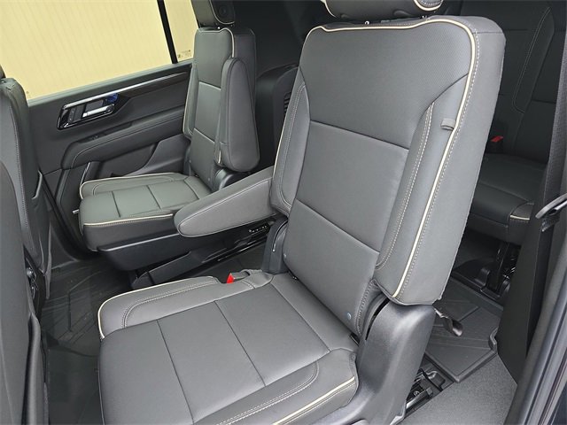 2025 Chevrolet Suburban Premier photo 15