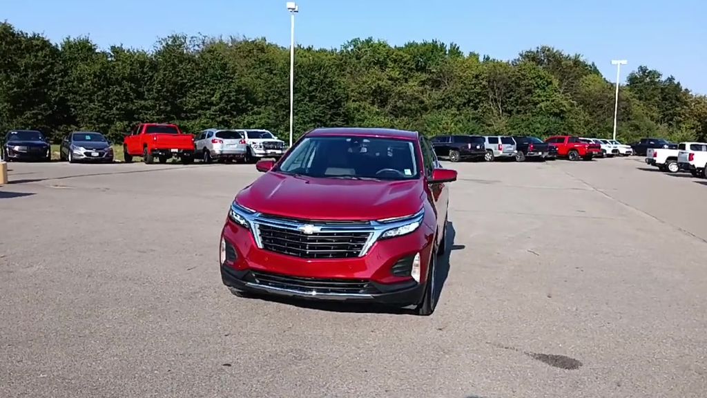 2022 Chevrolet Equinox LT photo 3