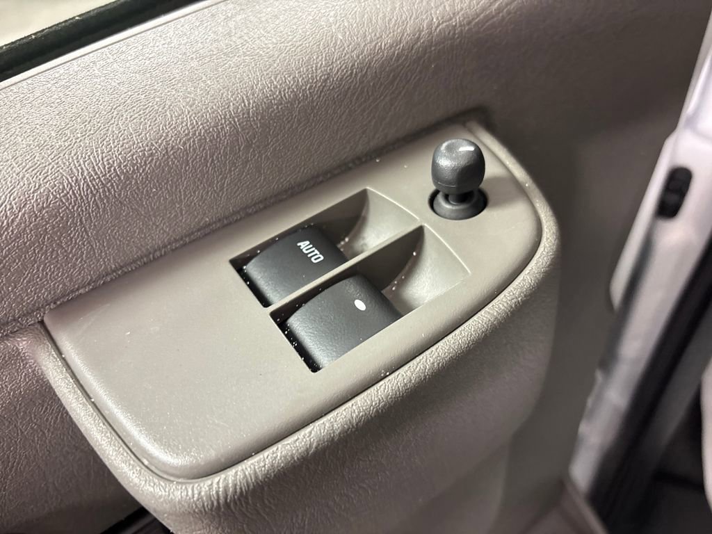 2023 Gmc Savana Cargo 2500 photo 17