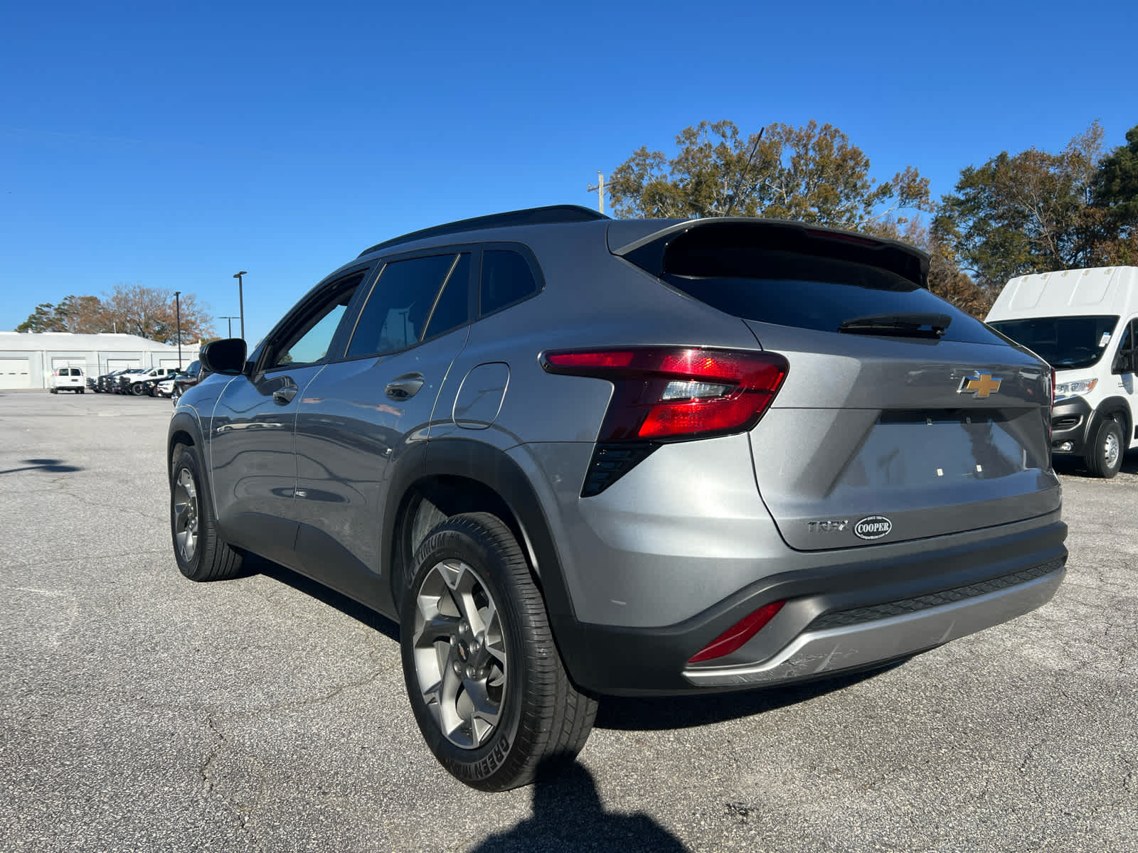 2025 Chevrolet Trax LT photo 3