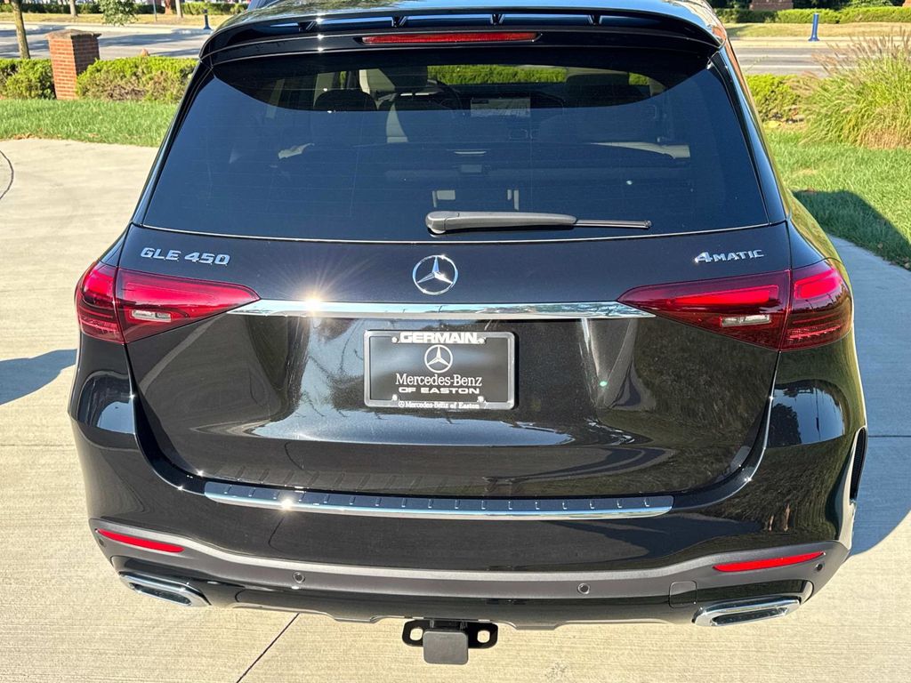 2026 Mercedes Benz GLE 450 4MATIC photo 4