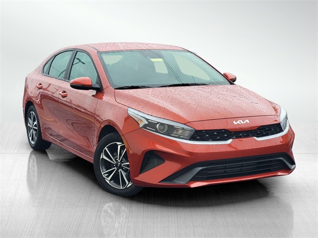 2023 Kia Forte LXS photo 2